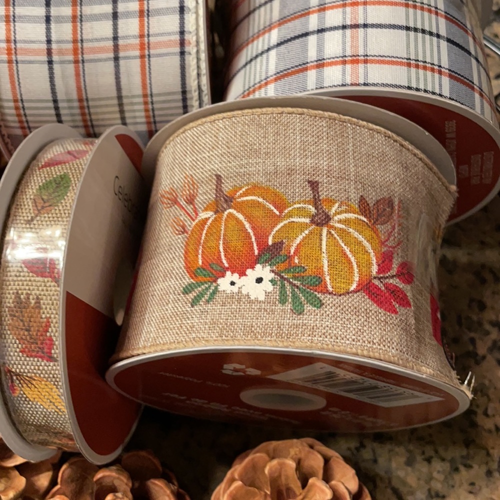 Fall Theme Wreath Making Kit - Picture 10 of 12
